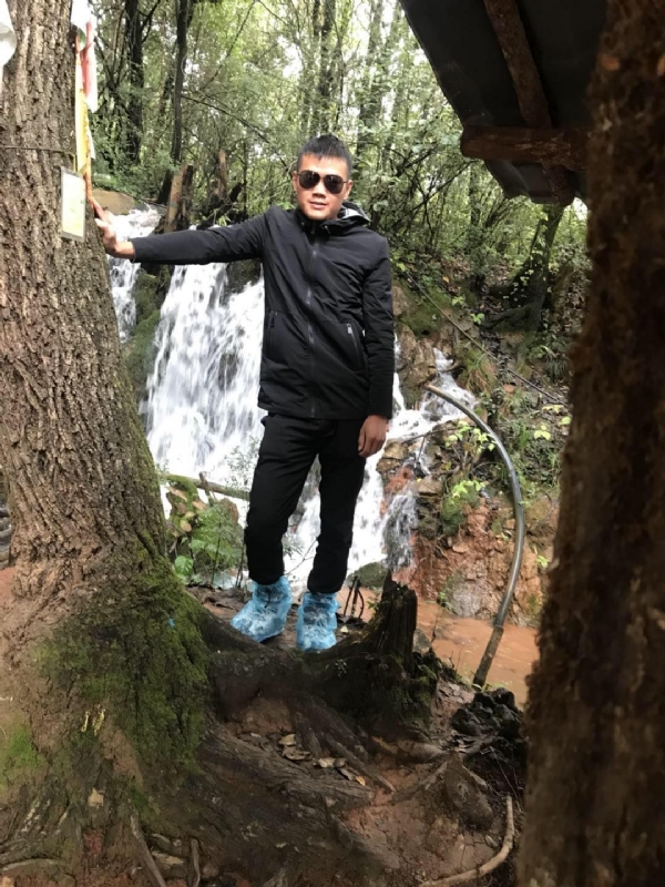 譕訫的第一张照片--玉林相亲服务中心