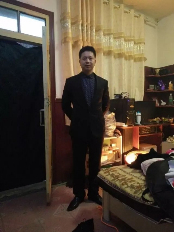 亮亮的第一张照片--玉林相亲服务中心