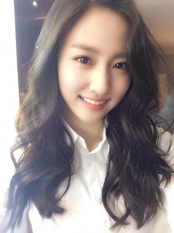 等爱的易微的第一张照片--玉林相亲服务中心