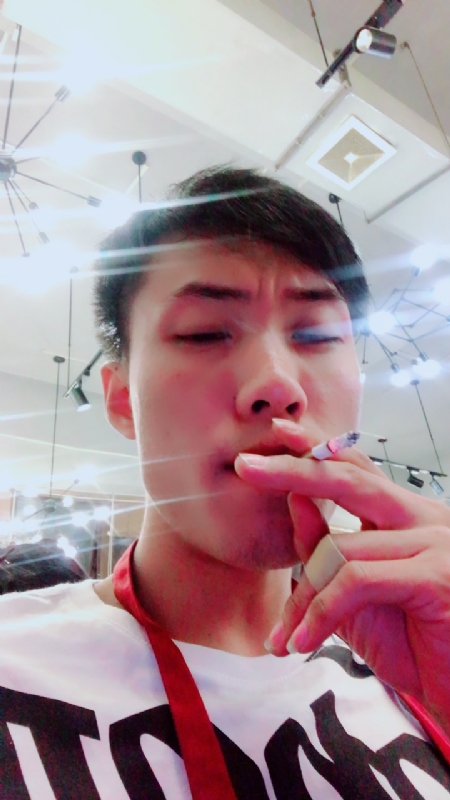 乐天的第四张照片--玉林相亲服务中心