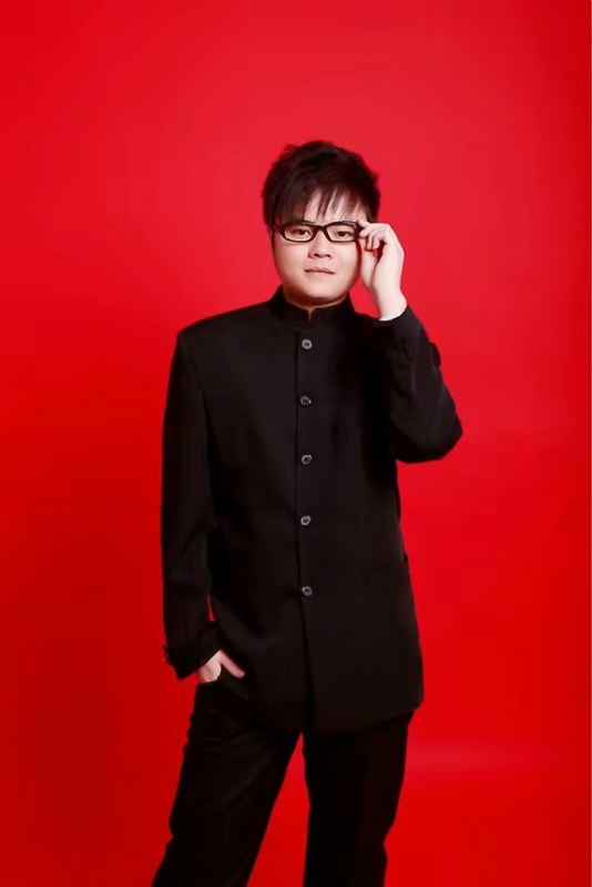 站在远处看童年的第一张照片--玉林相亲服务中心