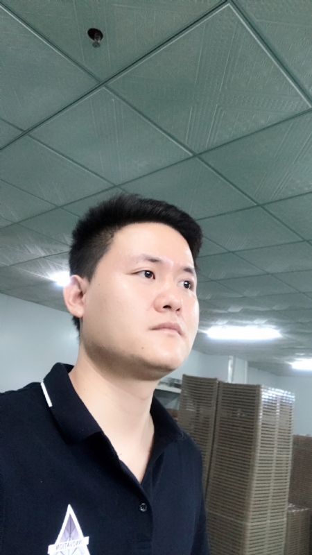 伟的第一张照片--玉林相亲服务中心
