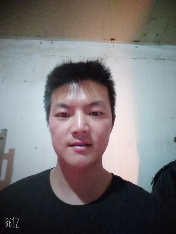 风轻云淡的第一张照片--玉林相亲服务中心
