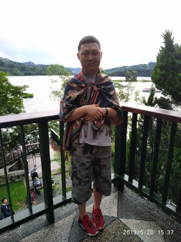 爱情里的俩个人的第一张照片--玉林相亲服务中心