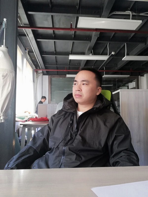 左眼皮跳跳的第一张照片--玉林相亲服务中心