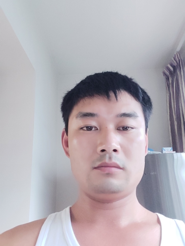 MM的第一张照片--玉林相亲服务中心