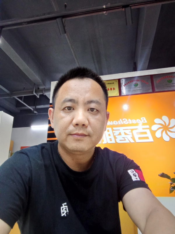 开心就好的第一张照片--玉林相亲服务中心