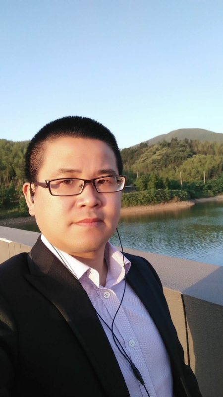 顾律师的第三张照片--玉林相亲服务中心