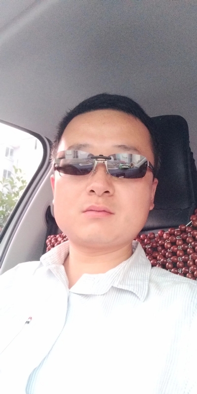 痛苦的单身狗的第二张照片--玉林相亲服务中心