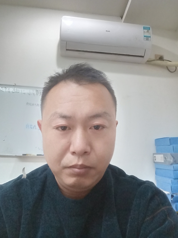 寻找另一半的第一张照片--玉林相亲服务中心