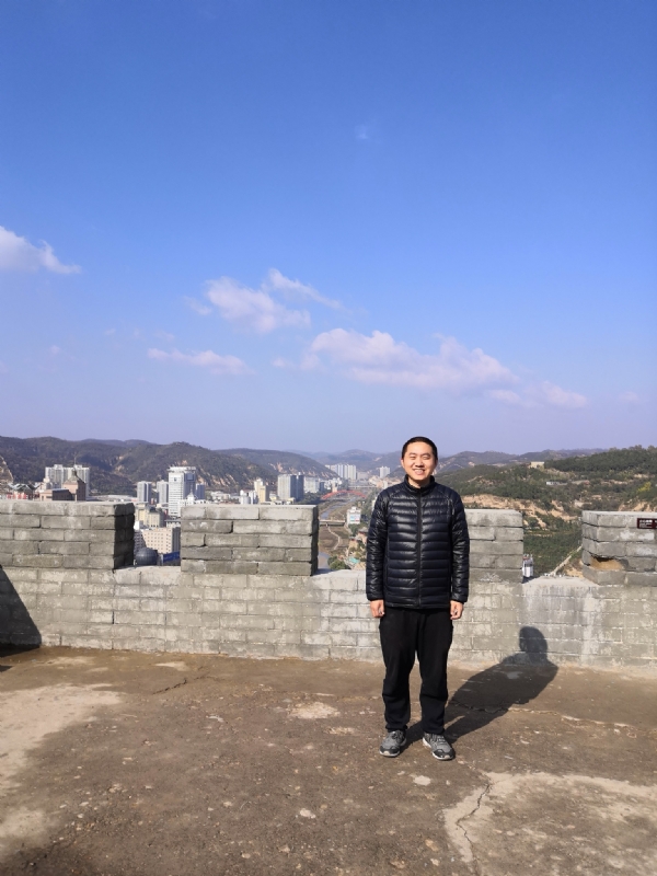 人间不值得的第一张照片--玉林相亲服务中心