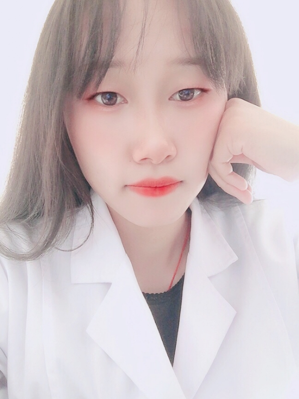 白婚纱的第一张照片--玉林相亲服务中心