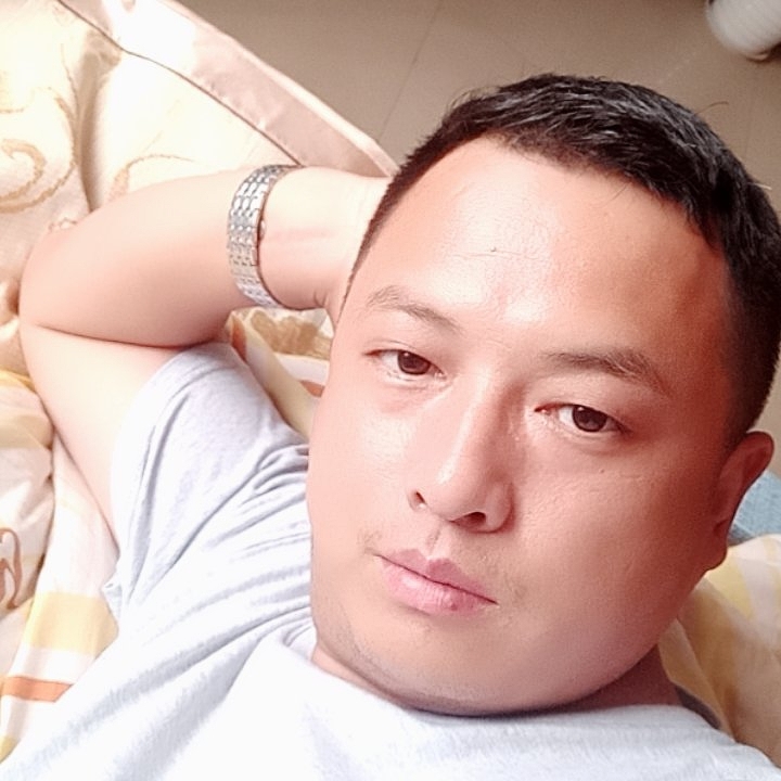 忘世情的第一张照片--玉林相亲服务中心