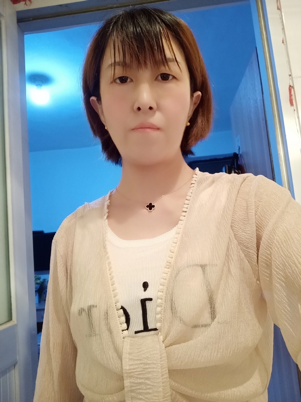 芬儿的第一张照片--玉林相亲服务中心