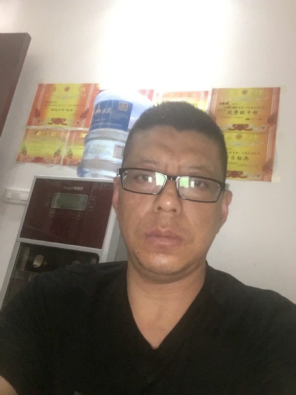 牵手的第一张照片--玉林相亲服务中心