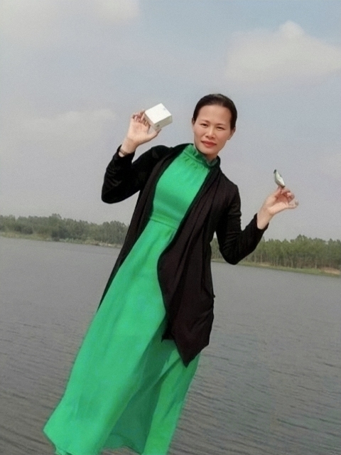 李梅的第三张照片--玉林相亲服务中心
