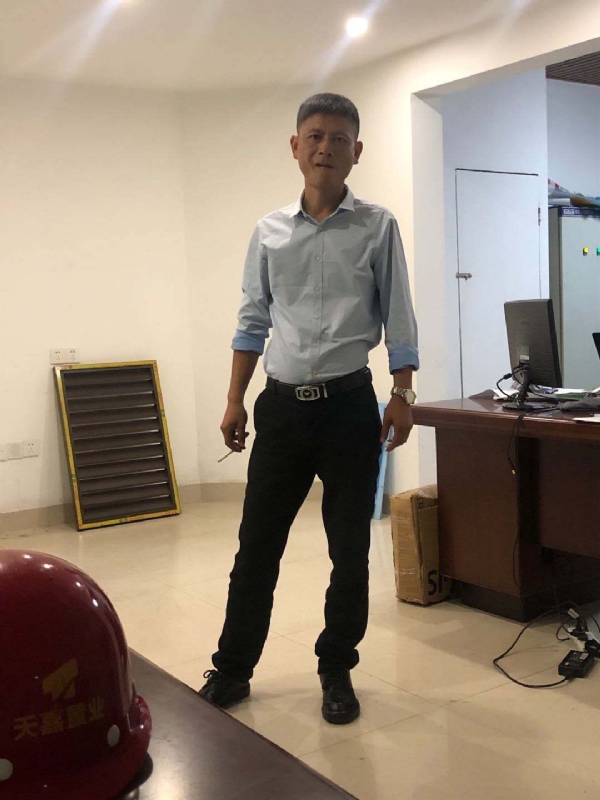 郁闷之中的第一张照片--玉林相亲服务中心