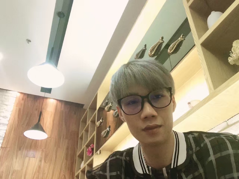 黄峰的第一张照片--玉林相亲服务中心