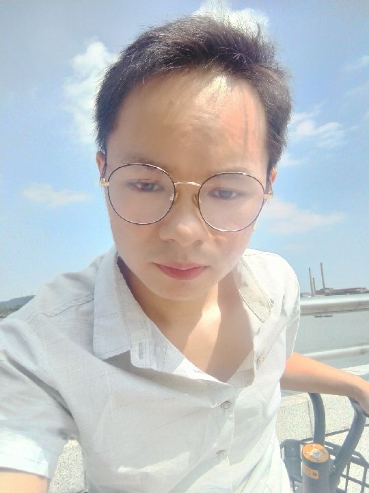 楠呐的第三张照片--玉林相亲服务中心