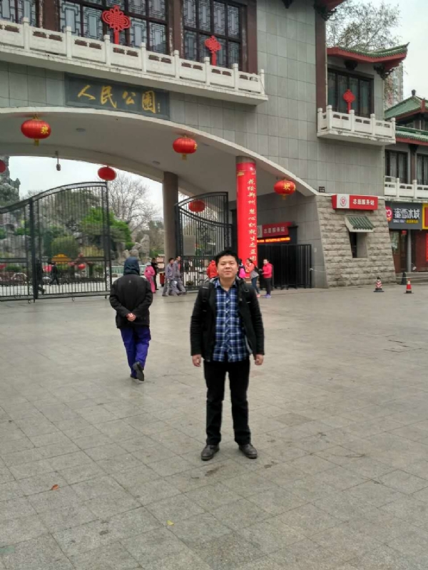 在奋斗的第一张照片--玉林相亲服务中心