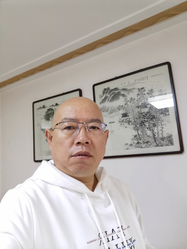 光头博士的第一张照片--玉林相亲服务中心