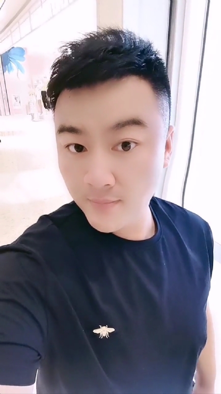 微风徐徐的第一张照片--玉林相亲服务中心