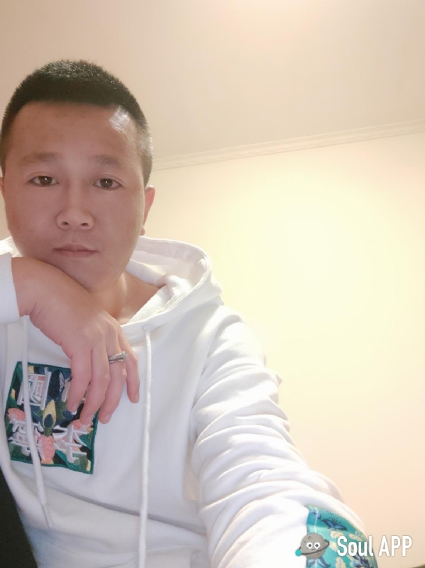 Away的第一张照片--玉林相亲服务中心