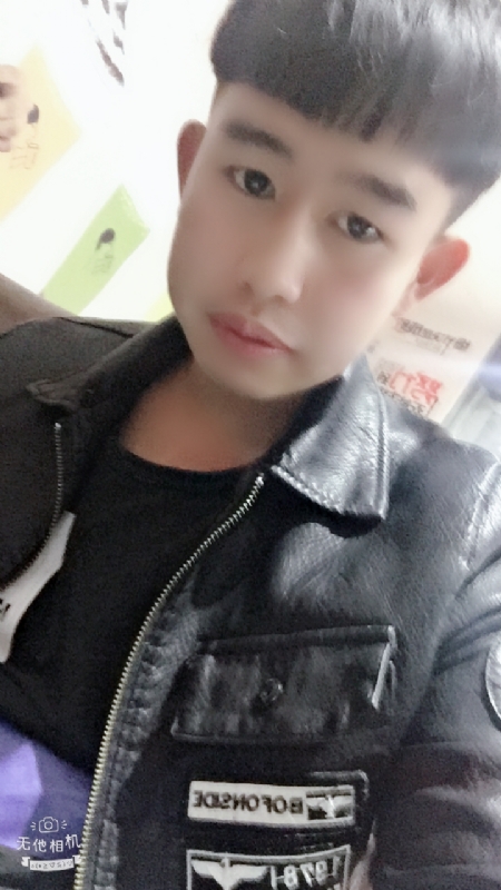 军绿色的第一张照片--玉林相亲服务中心
