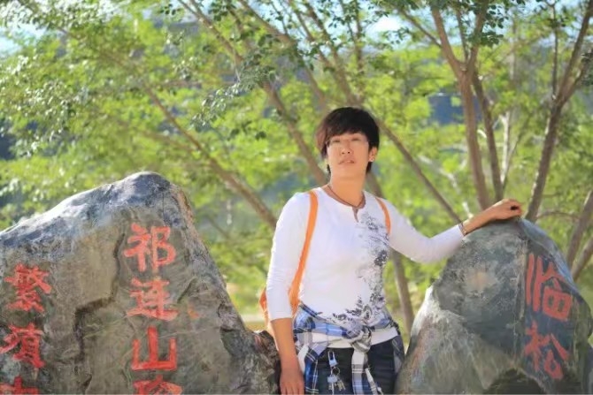 弱水河边青春草的第一张照片--玉林相亲服务中心