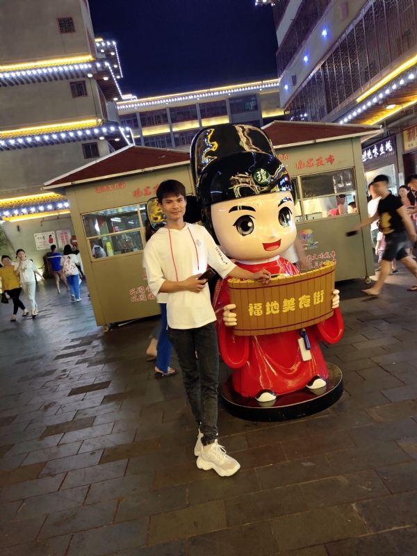 圆嘟嘟的瘦子的第一张照片--玉林相亲服务中心