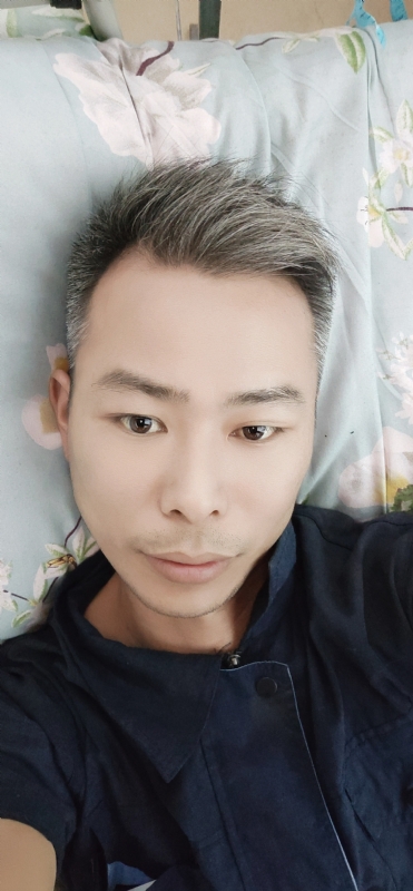火山口的第一张照片--玉林相亲服务中心