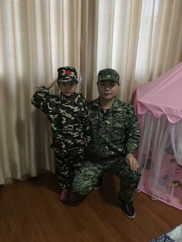 俗人的第一张照片--玉林相亲服务中心