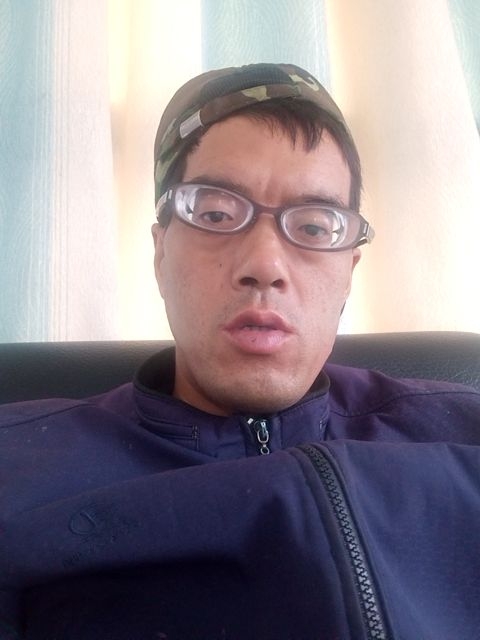 等待有缘人的第三张照片--玉林相亲服务中心