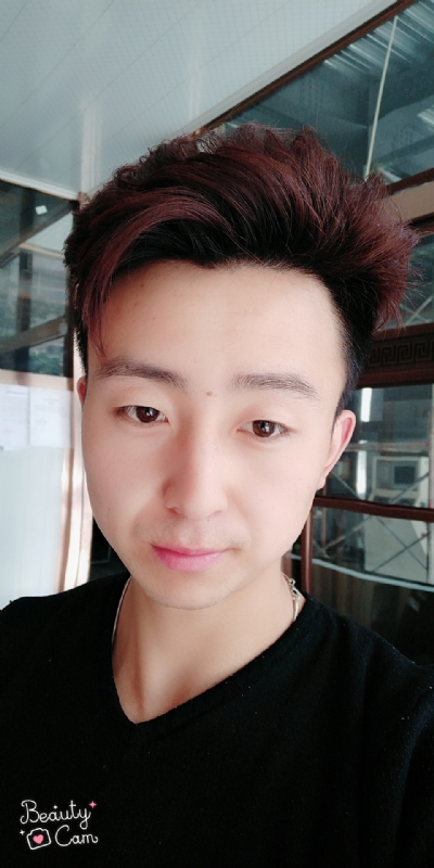 拼命微笑的第三张照片--玉林相亲服务中心