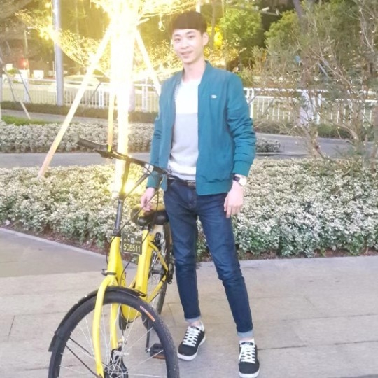 李伟的第一张照片--玉林相亲服务中心