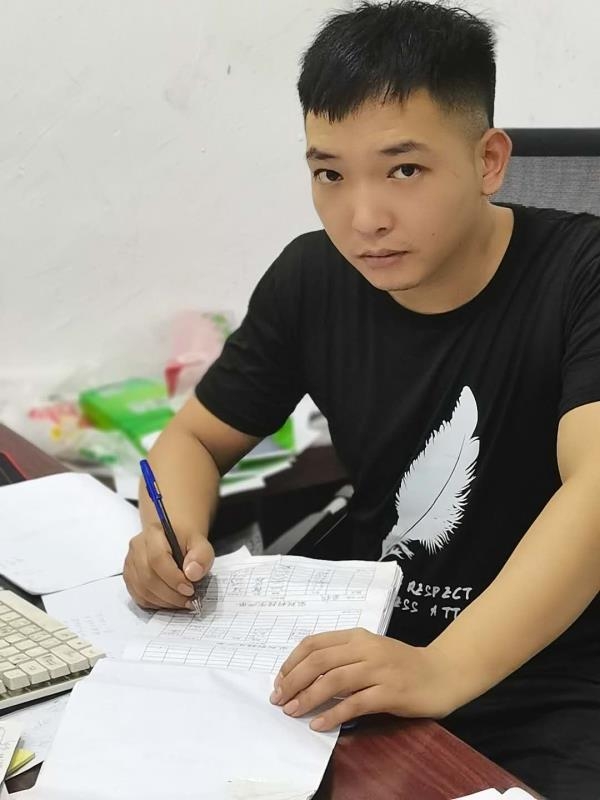 寻找另一伴的第一张照片--玉林相亲服务中心