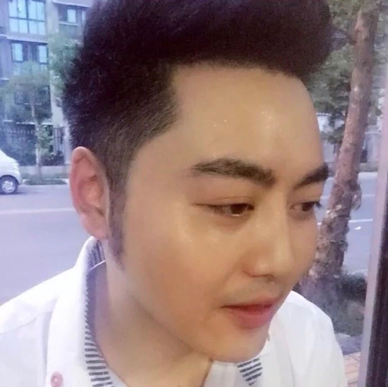 加油吧少年的第一张照片--玉林相亲服务中心