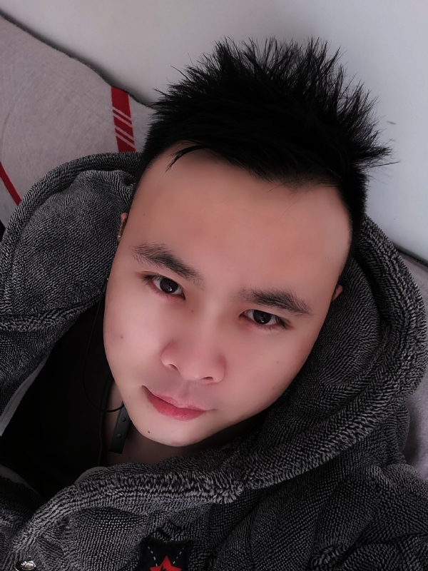 明明的第一张照片--玉林相亲服务中心