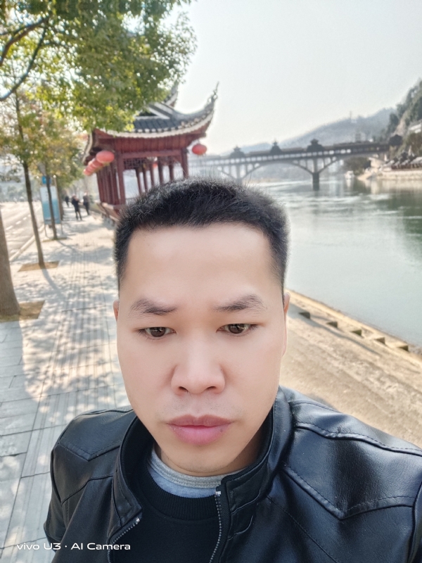 啊锦的第一张照片--玉林相亲服务中心