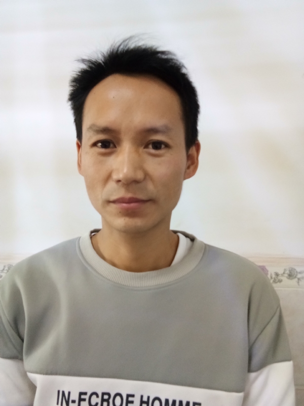 单亲爸爸的第一张照片--玉林相亲服务中心