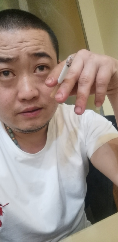 孤独的螃蟹的第一张照片--玉林相亲服务中心