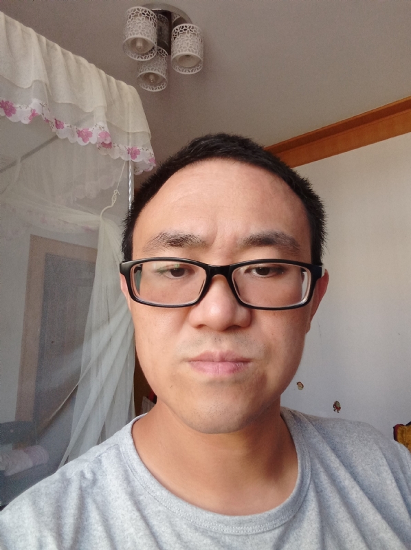 小涨常鸿的第一张照片--玉林相亲服务中心