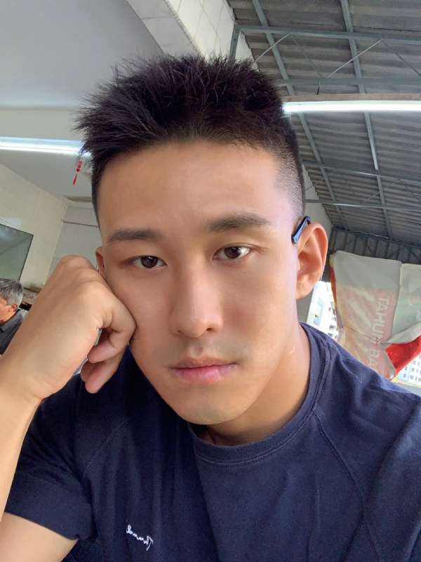 相见恨晚的第二张照片--玉林相亲服务中心