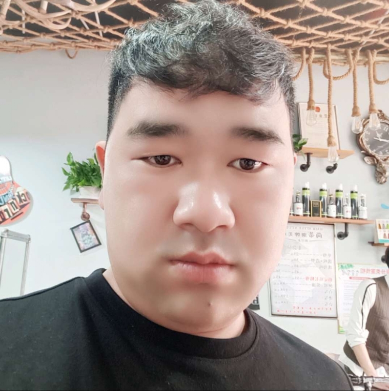 田野小伟的第一张照片--玉林相亲服务中心
