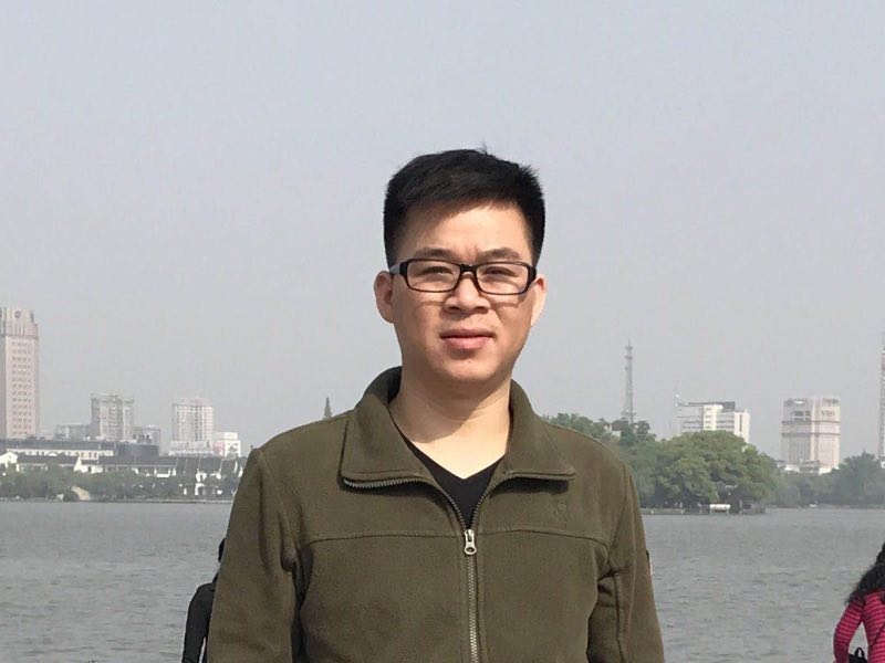 孔雀鱼的第一张照片--玉林相亲服务中心