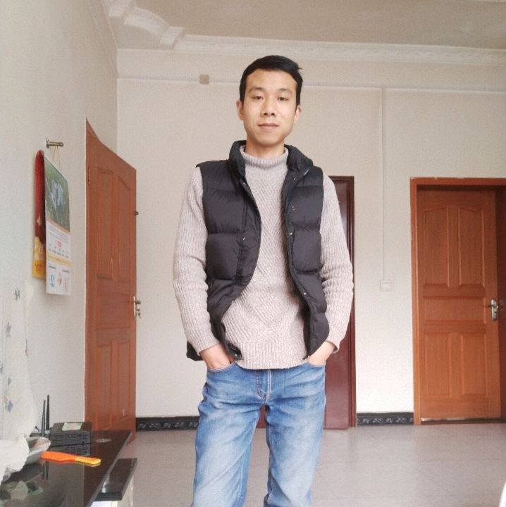 小伙子的第一张照片--玉林相亲服务中心