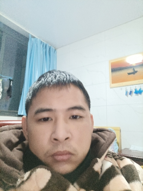 寂寞的第二张照片--玉林相亲服务中心
