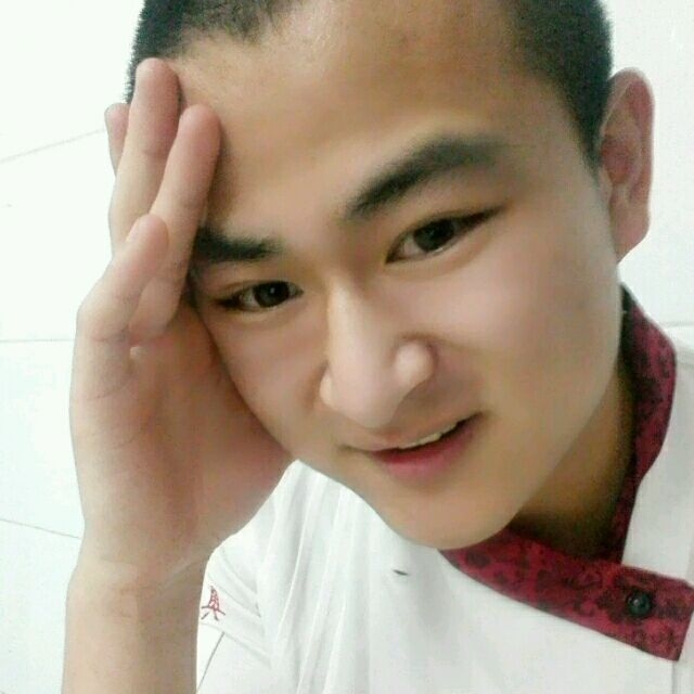 人潮拥挤的第一张照片--玉林相亲服务中心