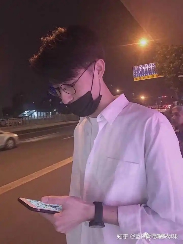 情圣的第一张照片--玉林相亲服务中心