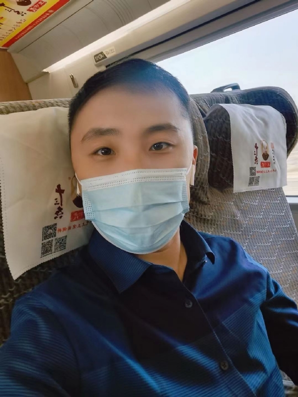 孤独的小屁猪的第二张照片--玉林相亲服务中心